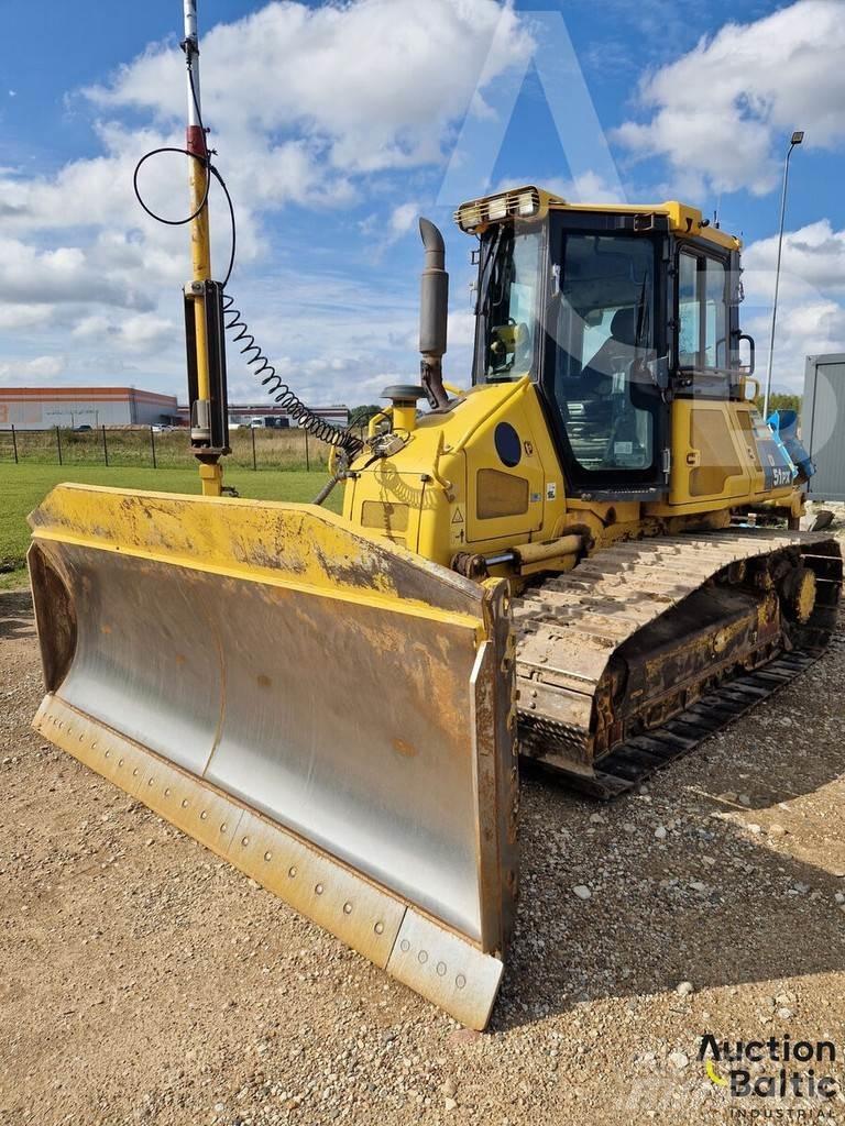 Komatsu D51PX-22 Pásové dozéry