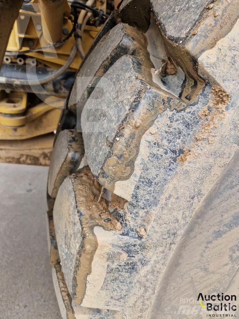 CAT 735C Kĺbové nákladné autá
