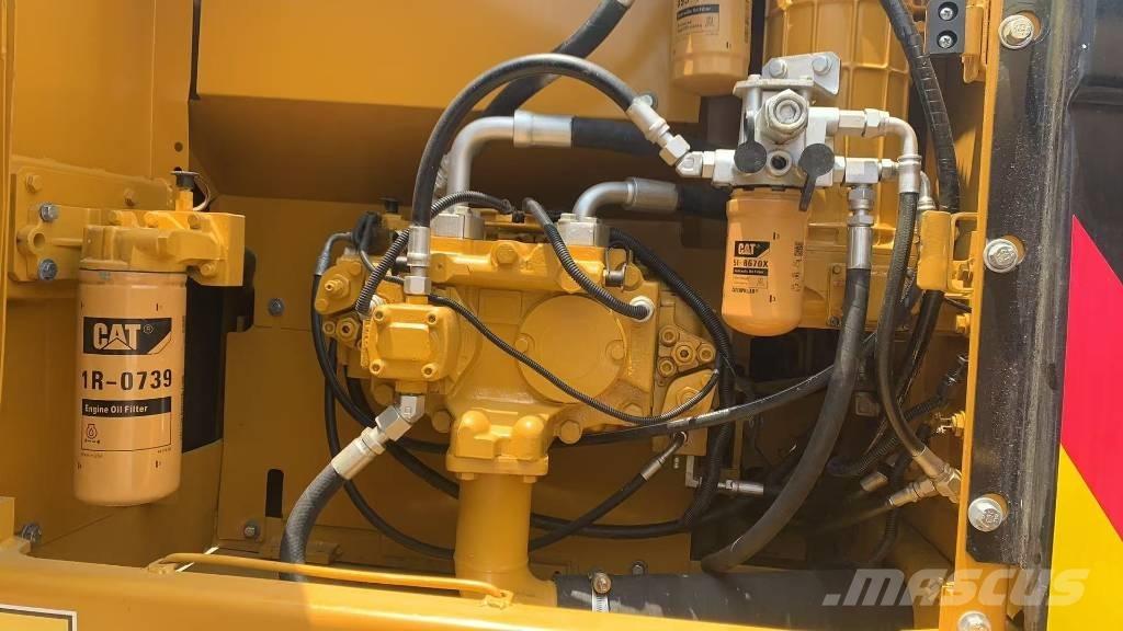 CAT 323 D L Pásové rýpadlá