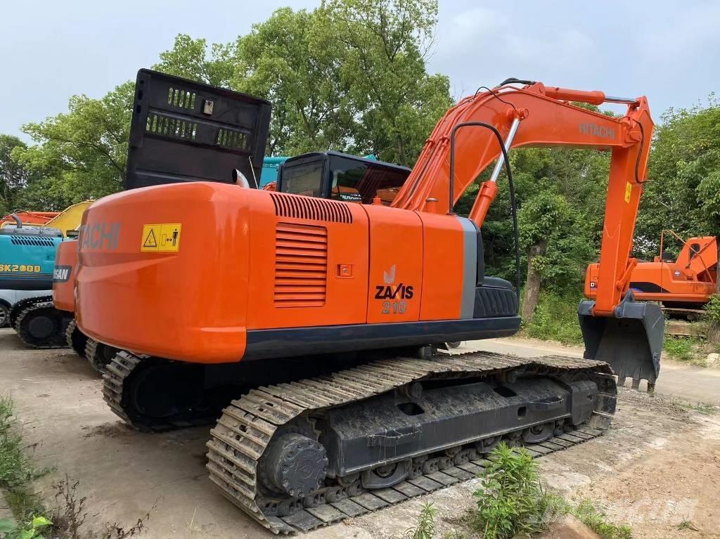 Hitachi ZX 210 Pásové rýpadlá