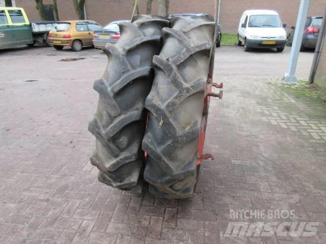 Goodyear 13.6/36 Pneumatiky, kolesá a ráfiky