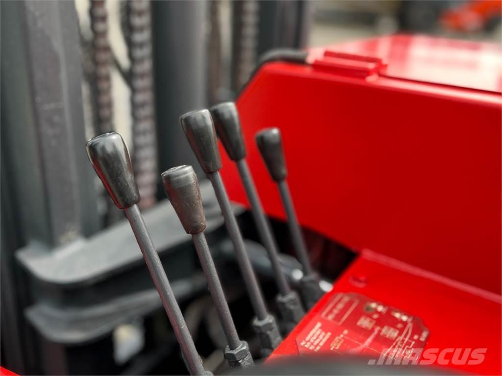 Moffett M3 20.4 Závesné vysokozdvižné vozíky