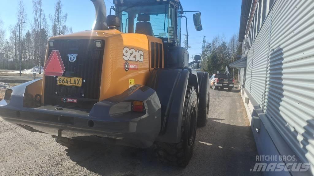 CASE 921G Kolesové nakladače