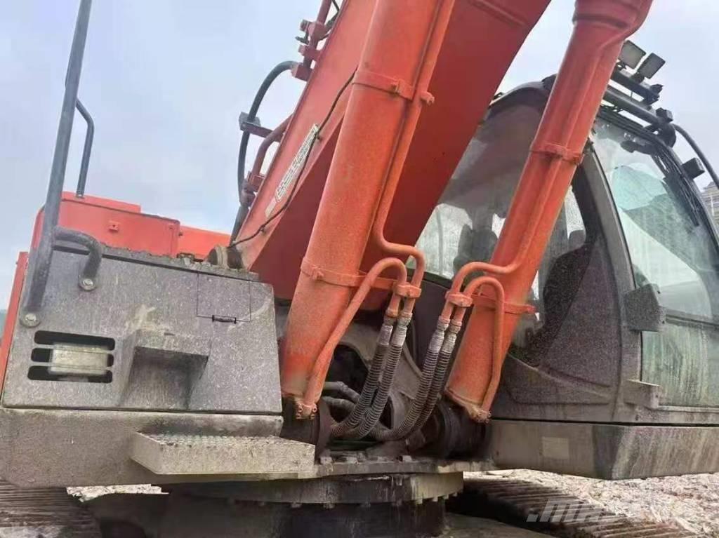 Hitachi ZX 470 Pásové rýpadlá