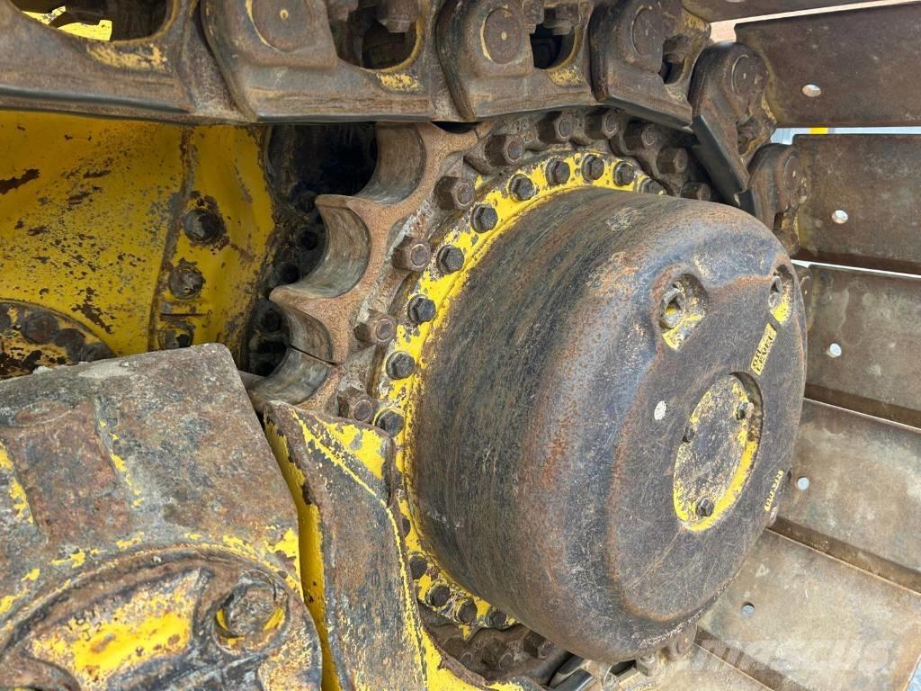 Komatsu D 65 WX-18 Pásové dozéry