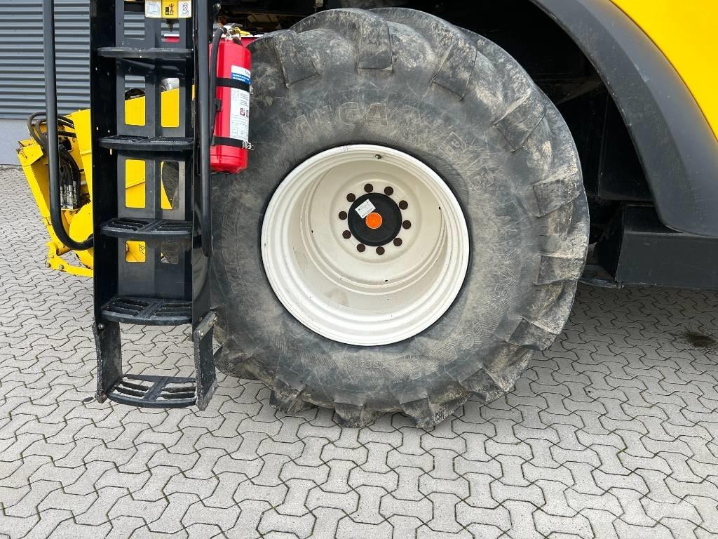 New Holland CR 9080 Kombinované zberacie stroje