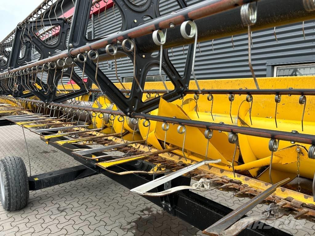 New Holland CR 9080 Kombinované zberacie stroje