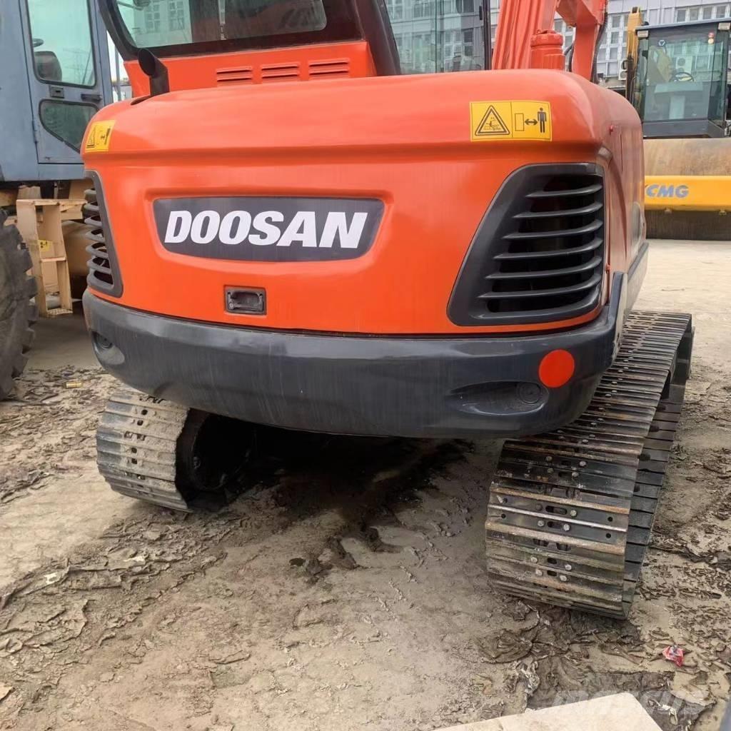 Doosan DX60 Midi rýpadlá 7 t - 12 t