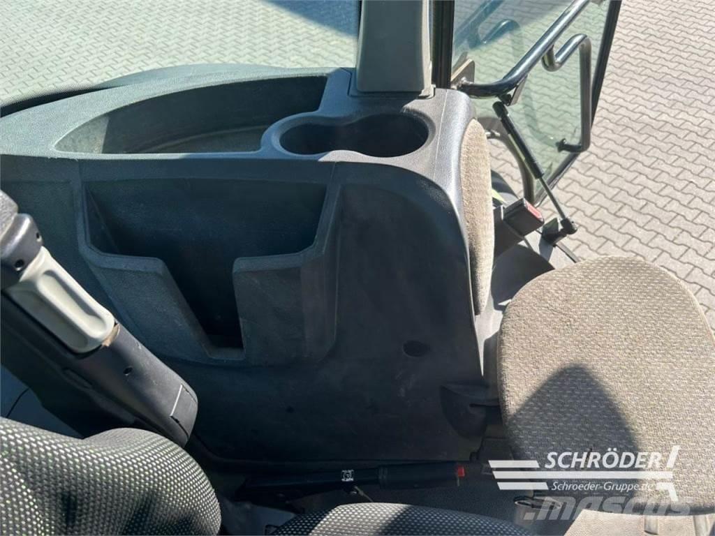 CLAAS ARION 640 Traktory