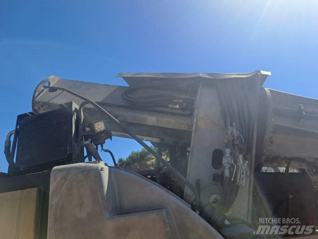 Gradall XL 4200 III Podzemné nakladače