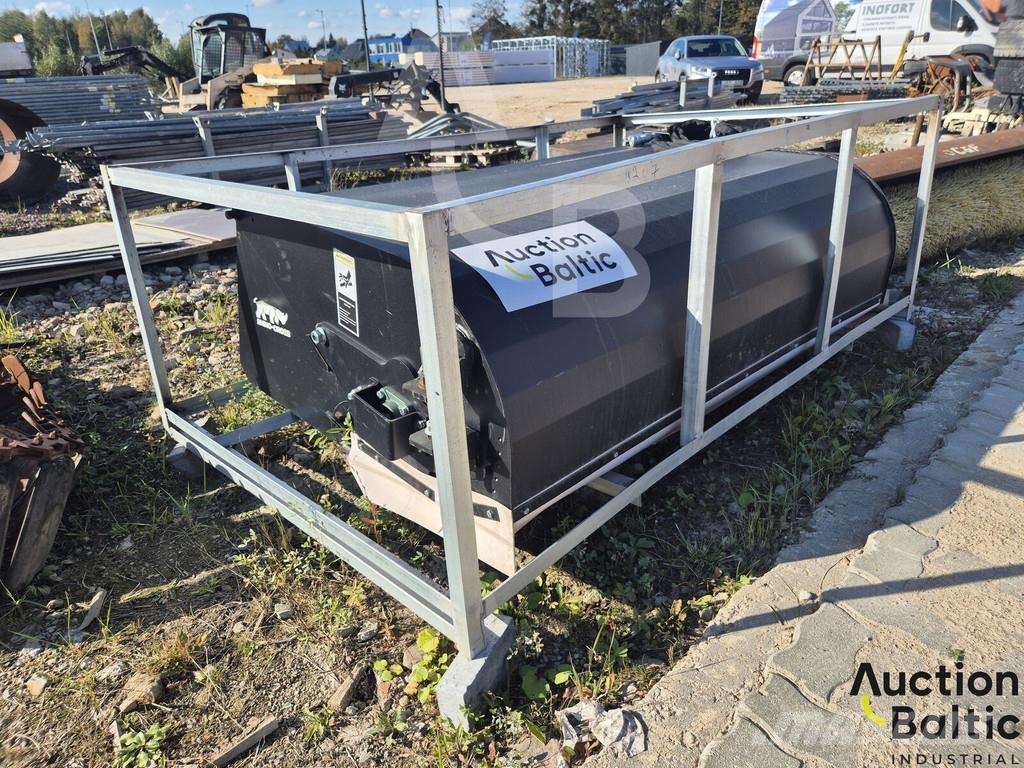  Rhino-Cross 72 in Zametacie kefy