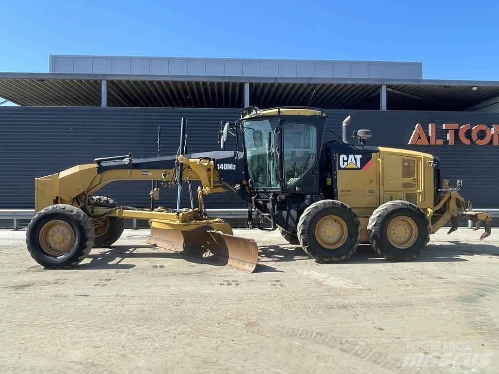 CAT 140 M2 Triediace zariadenie