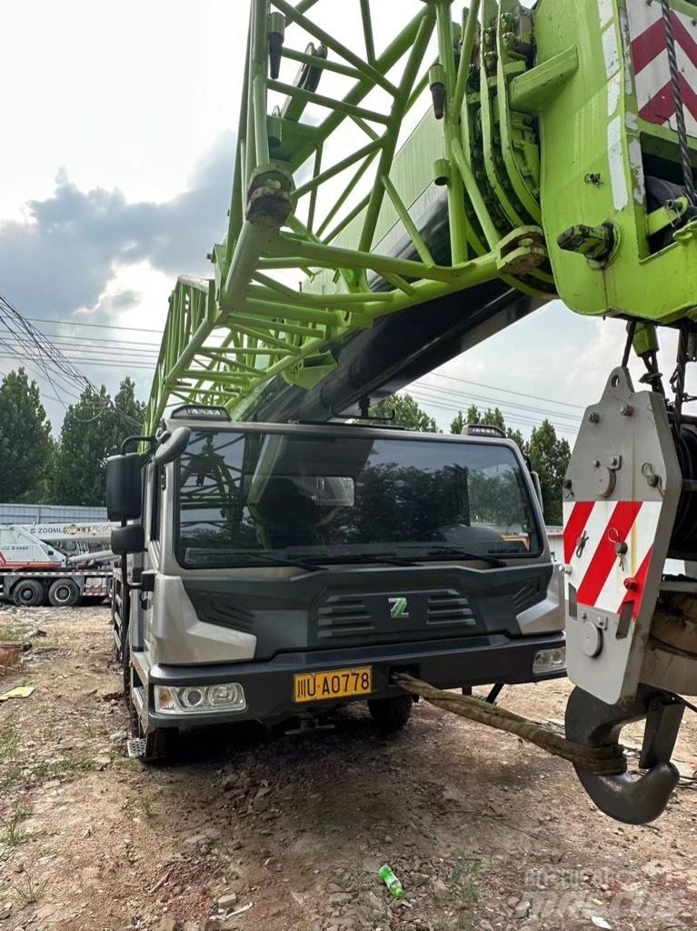 Zoomlion ZTC700 Univerzálne terénne žeriavy