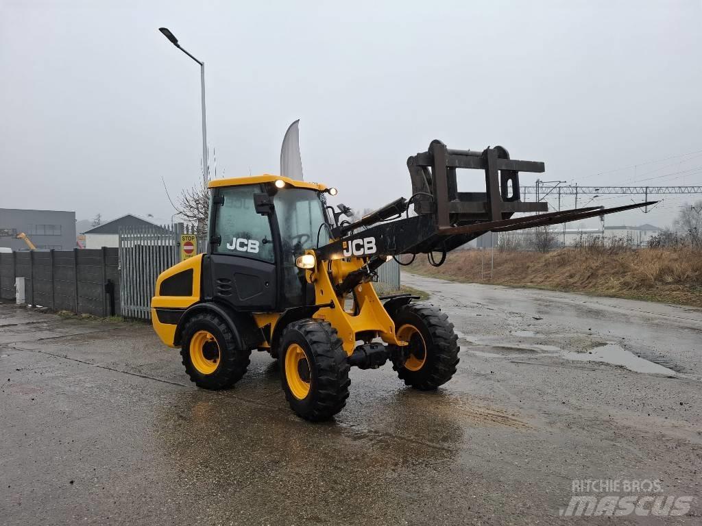 JCB 406 Kolesové nakladače