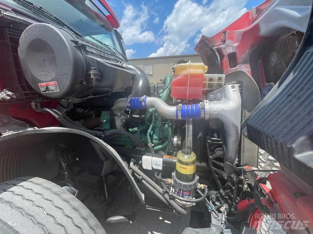 Volvo VNL64T300 Ťahače