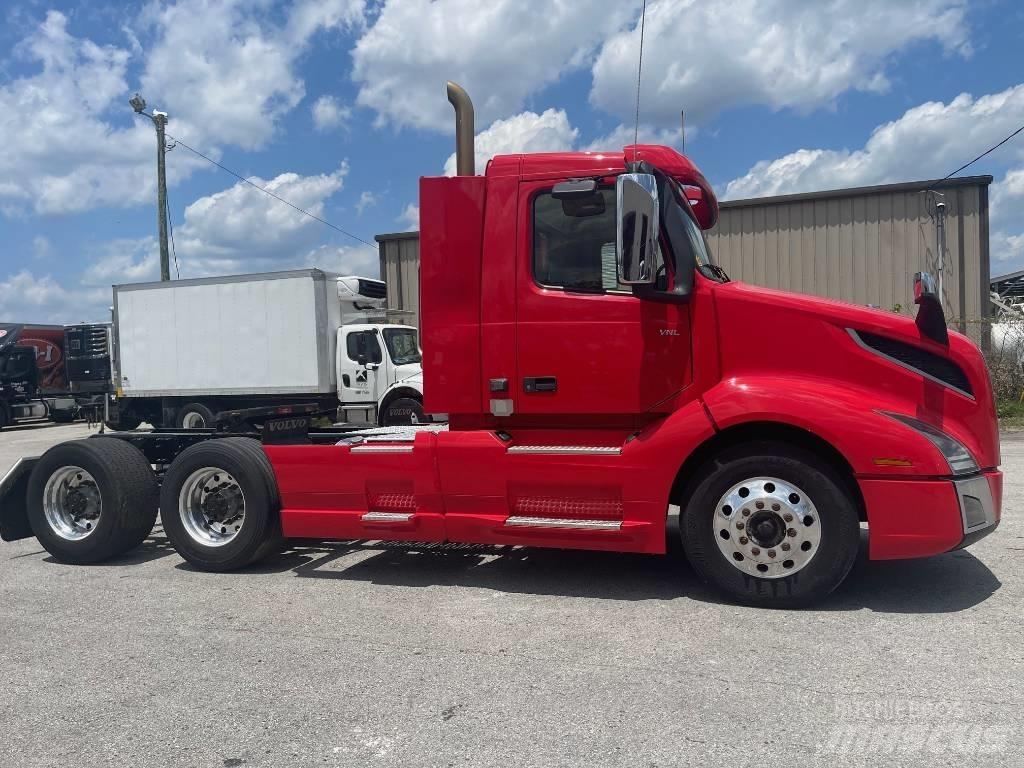 Volvo VNL64T300 Ťahače