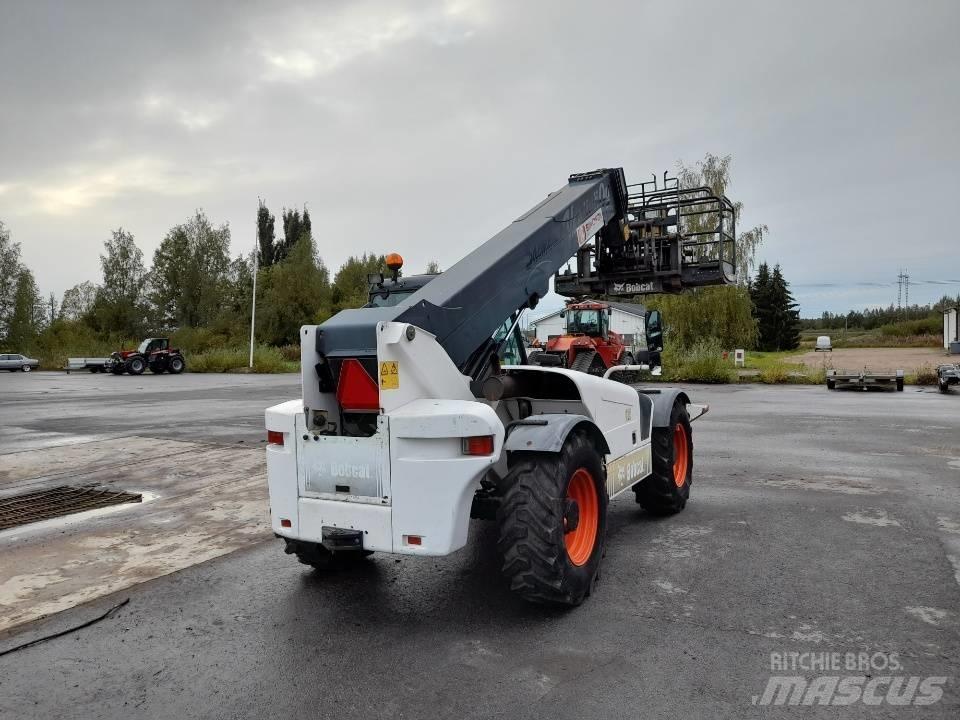 Bobcat T 40170 Teleskopické manipulátory