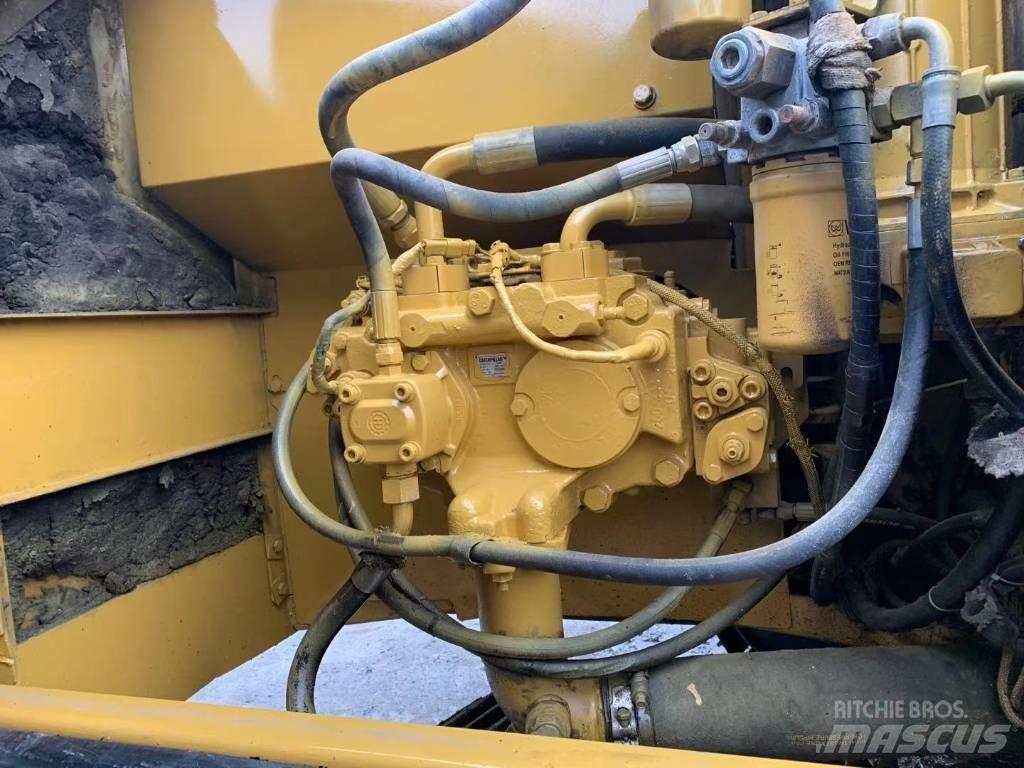 CAT 320C Pásové rýpadlá
