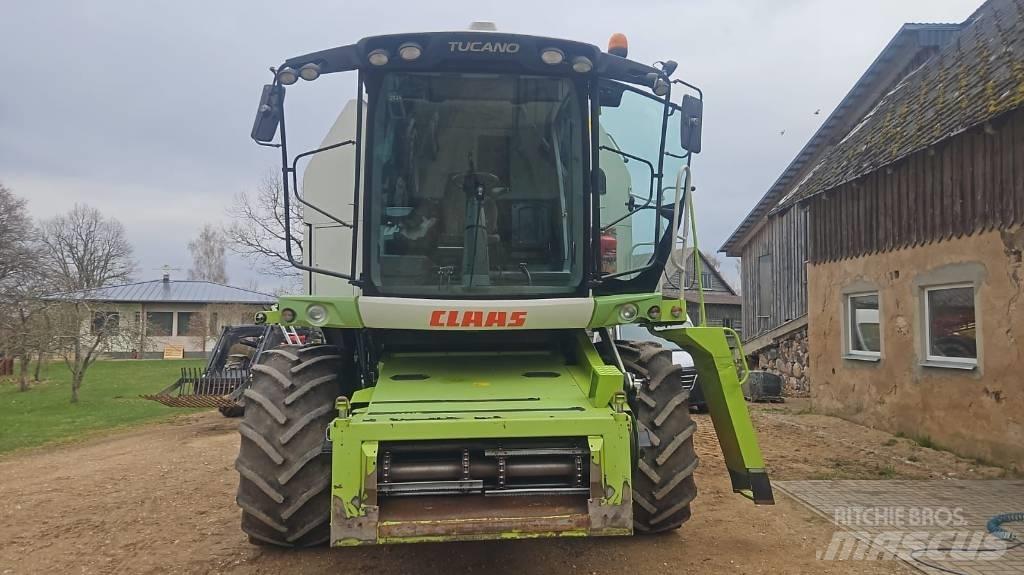 CLAAS Tucano 440 Kombinované zberacie stroje