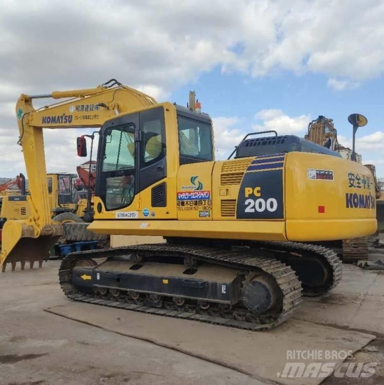 Komatsu pc220-8 Pásové rýpadlá