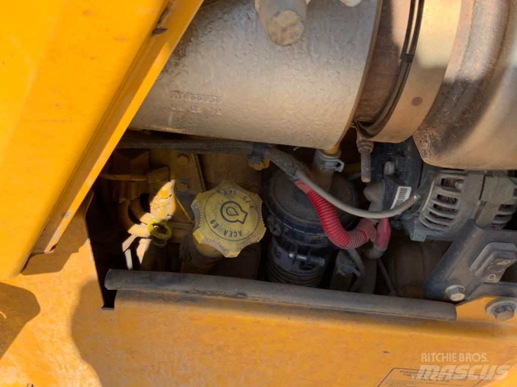 John Deere 750 K Pásové dozéry