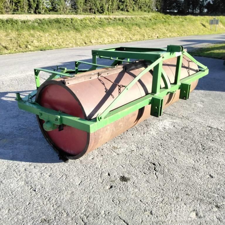  FERJU ROULEAU LISSE Ďalšie stroje na spracovanie pôdy a príslušenstvo