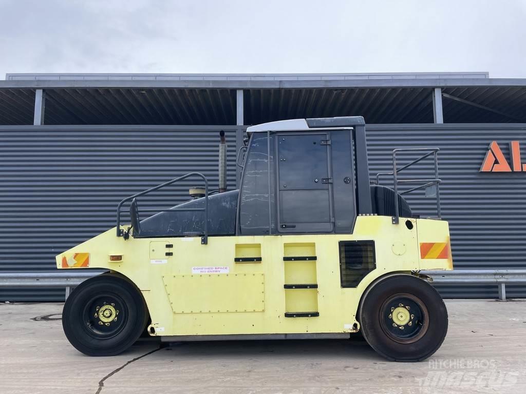 Ammann AP 240 Pneumatikové valce