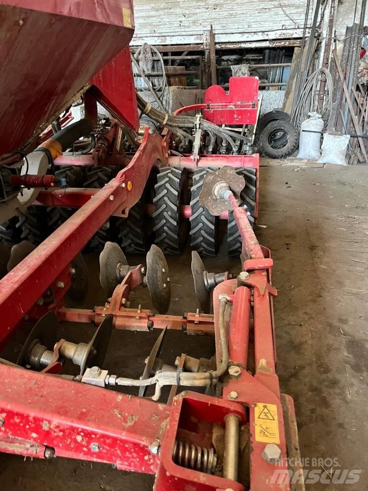 Horsch Pronto 3 DC Kombinované sejačky