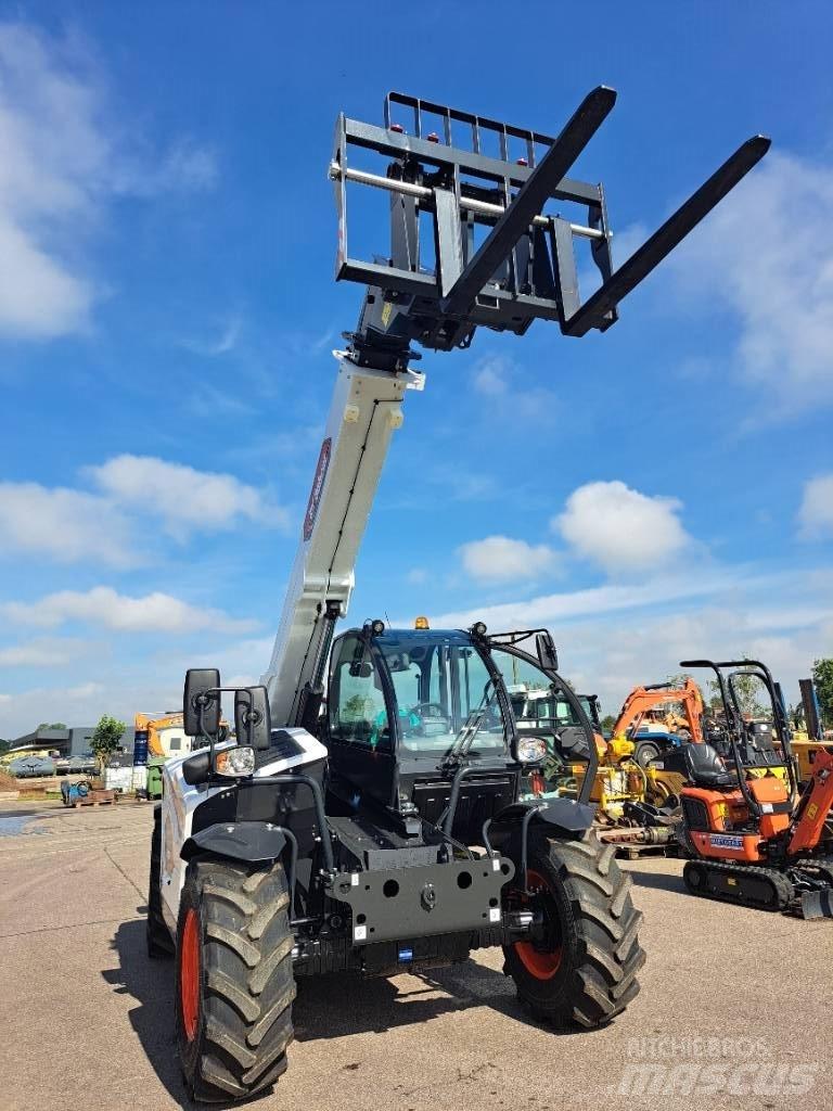 Bobcat T 35105 Teleskopické manipulátory