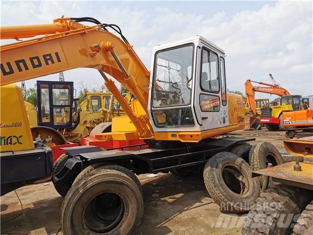 Hyundai R130WD Kolesové rýpadlá