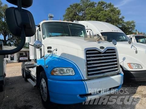 Mack CXN613 Ťahače