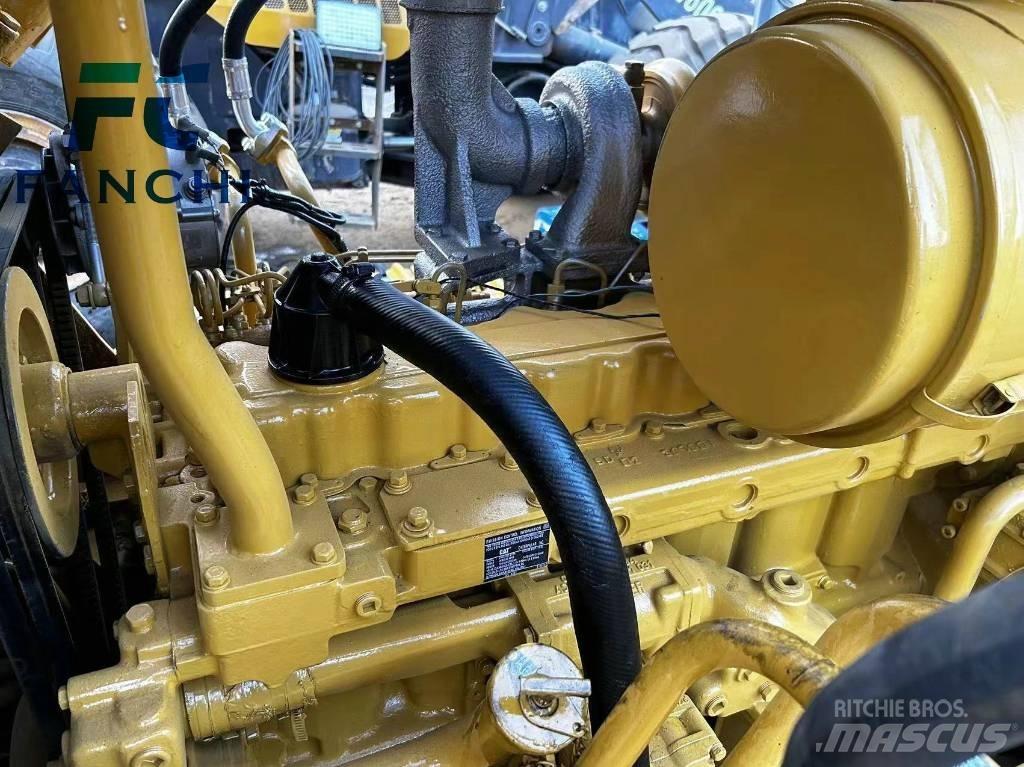 CAT D 7 G Pásové dozéry