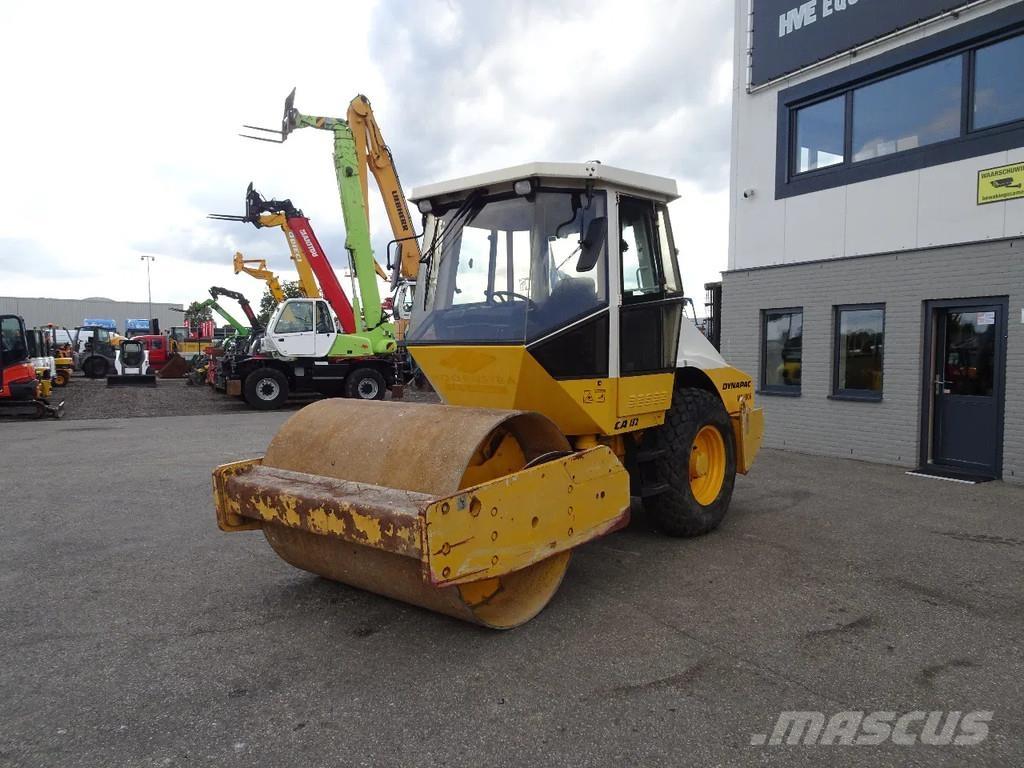 Dynapac CA152D Pneumatikové valce
