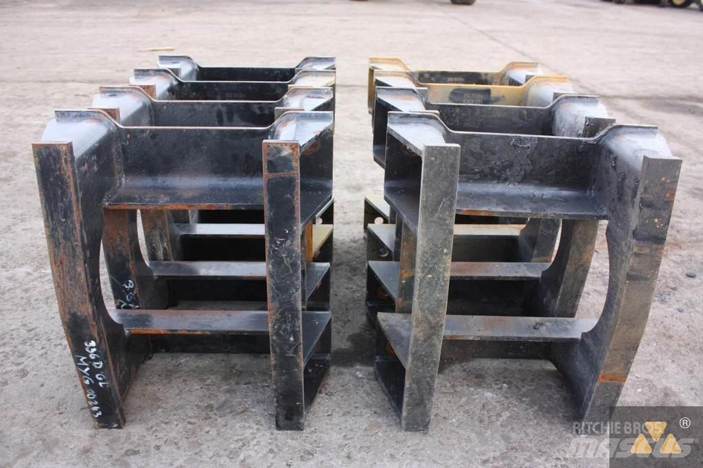 CAT Trackguards Podvozky a zavesenie kolies