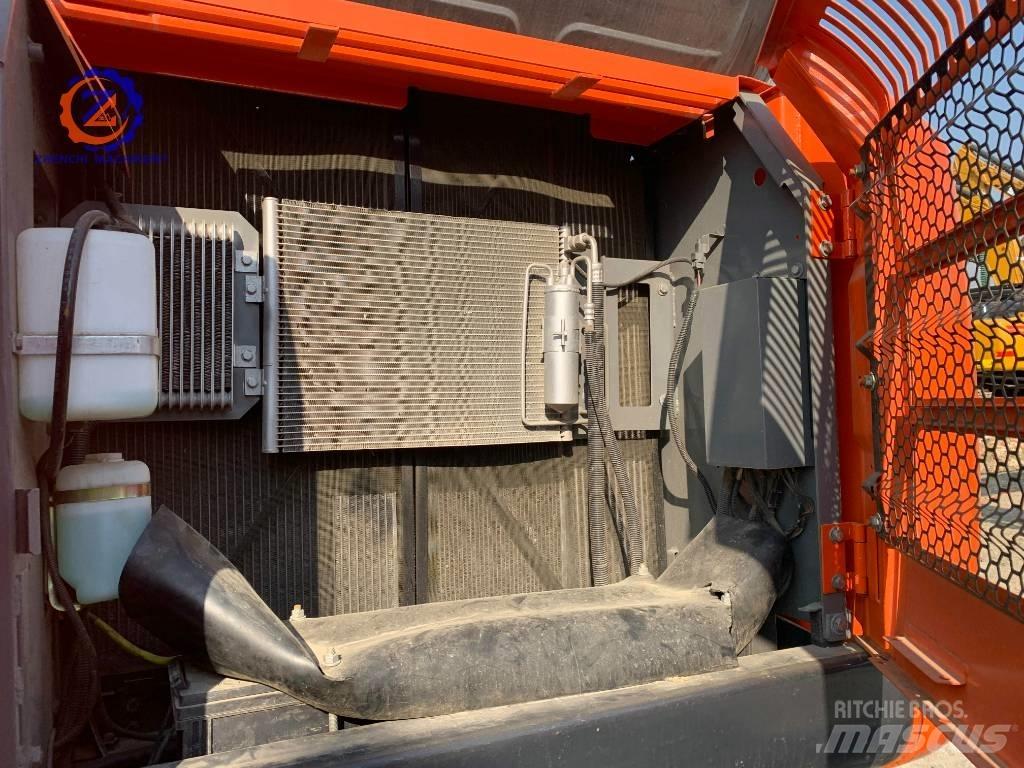Hitachi ZX 240 Pásové rýpadlá