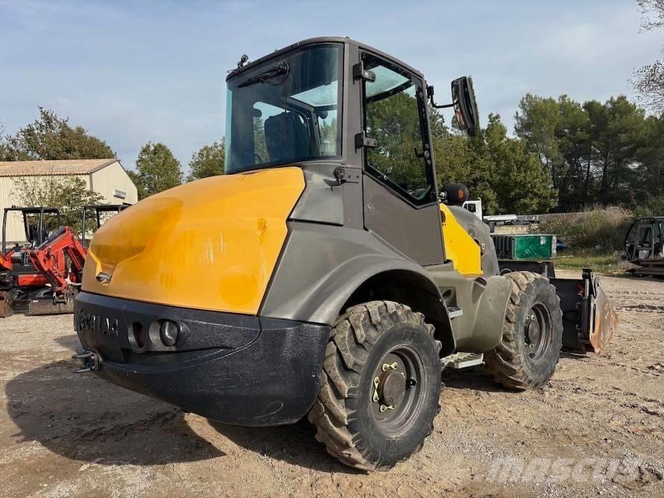 Mecalac AS 700 Kolesové nakladače