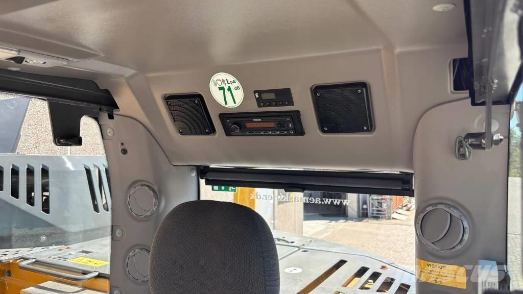 Volvo ECR 235 EL Pásové rýpadlá