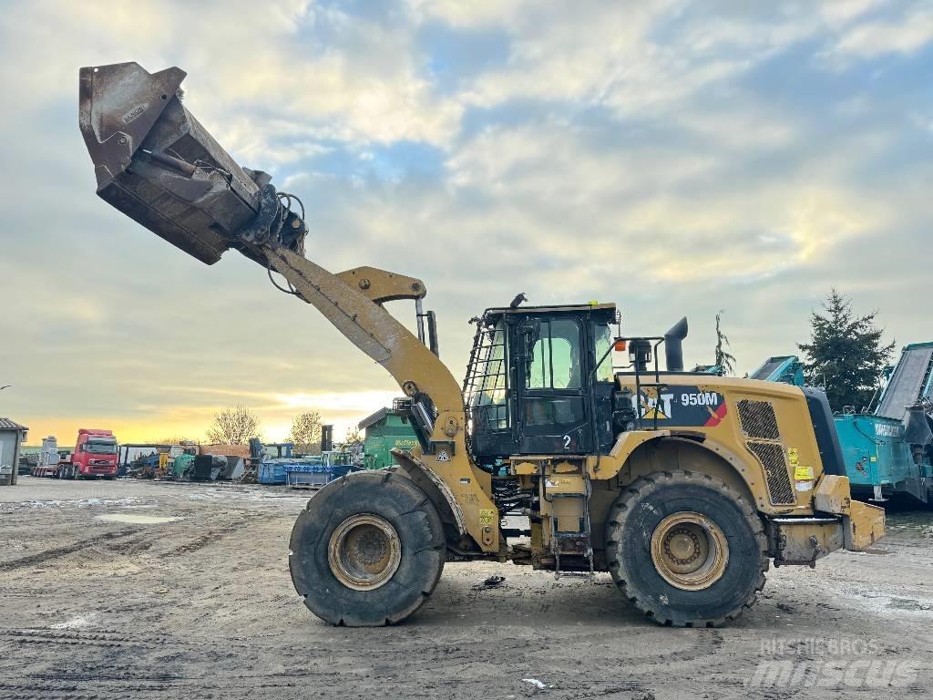 CAT 950M HighLift Kolesové nakladače