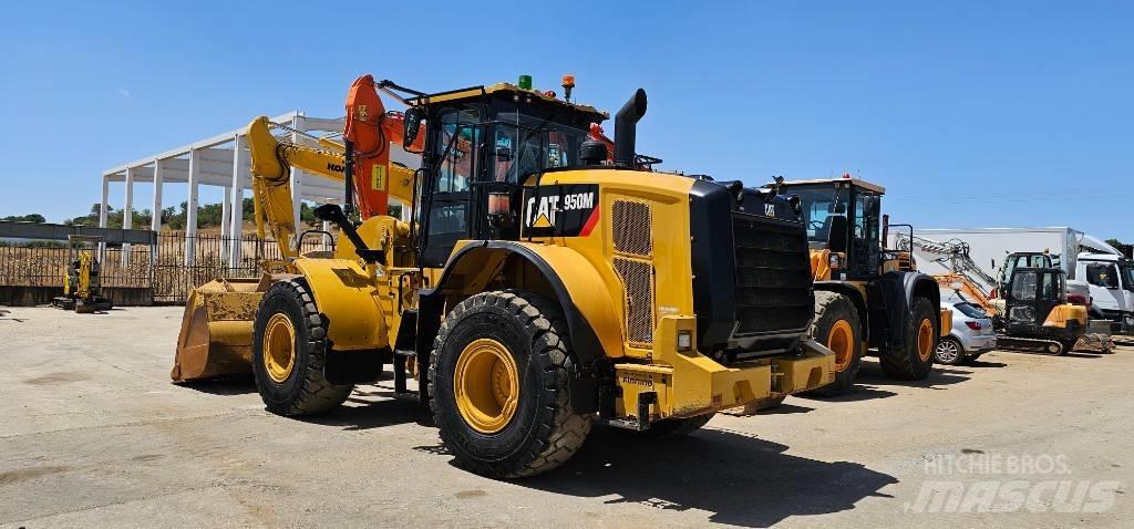 CAT 950 Kolesové nakladače