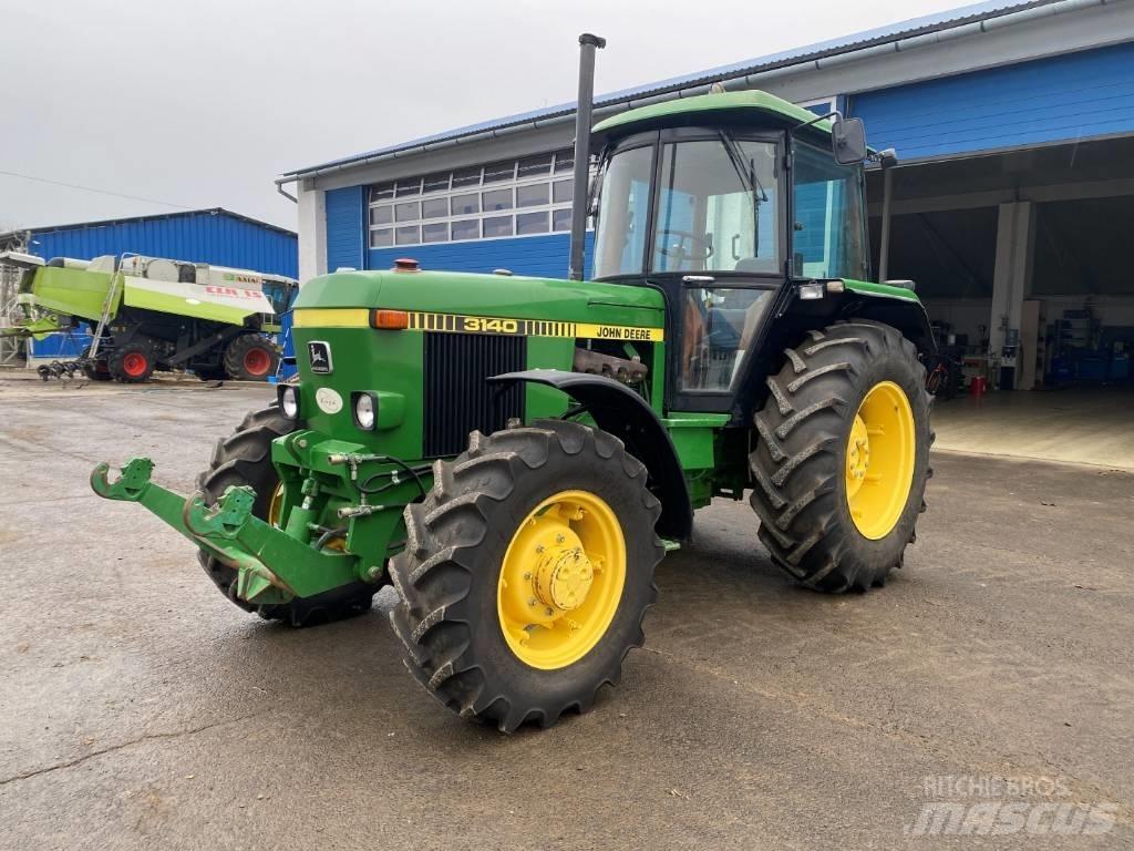 John Deere 3140 Traktory
