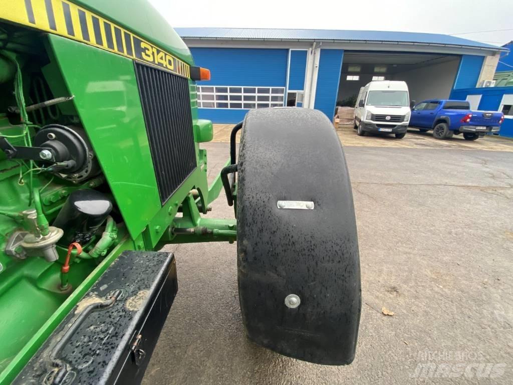 John Deere 3140 Traktory