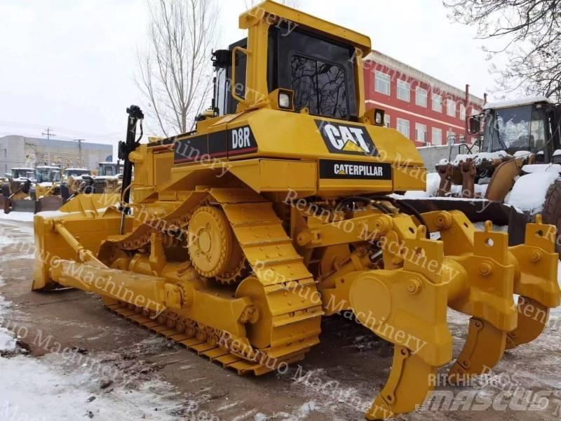 CAT D 8 R Pásové dozéry