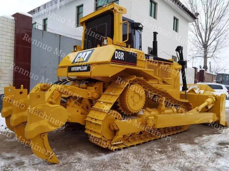 CAT D 8 R Pásové dozéry