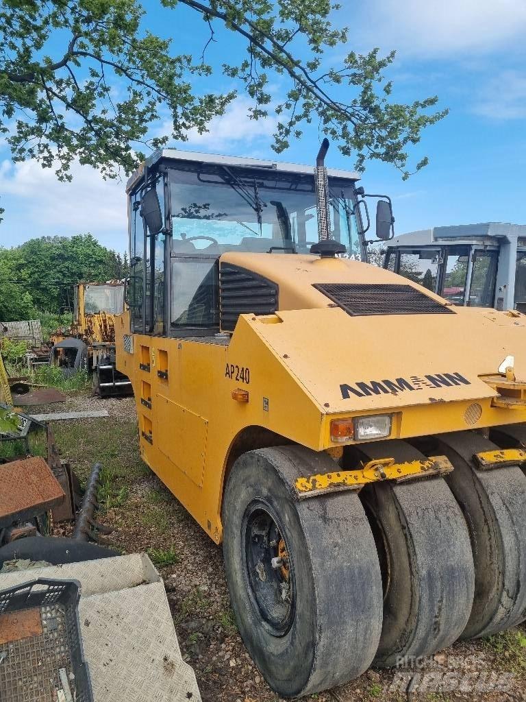 Ammann AP 240 Pneumatikové valce