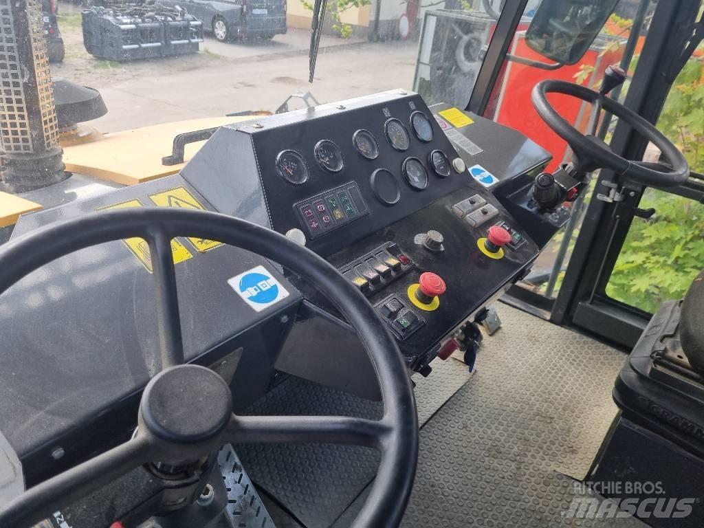 Ammann AP 240 Pneumatikové valce