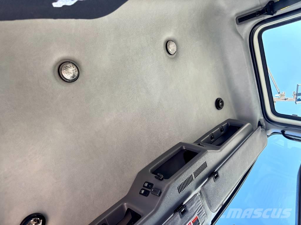 Mack GU813 Lanový nosič kontajnerov