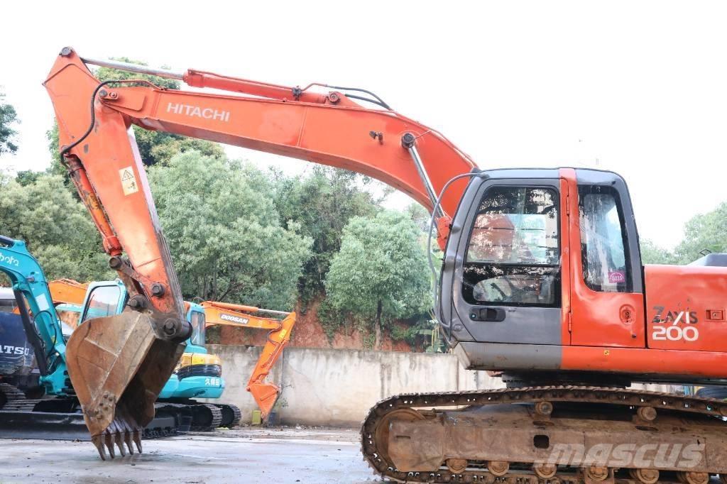 Hitachi ZX 200 LC-3 Pásové rýpadlá