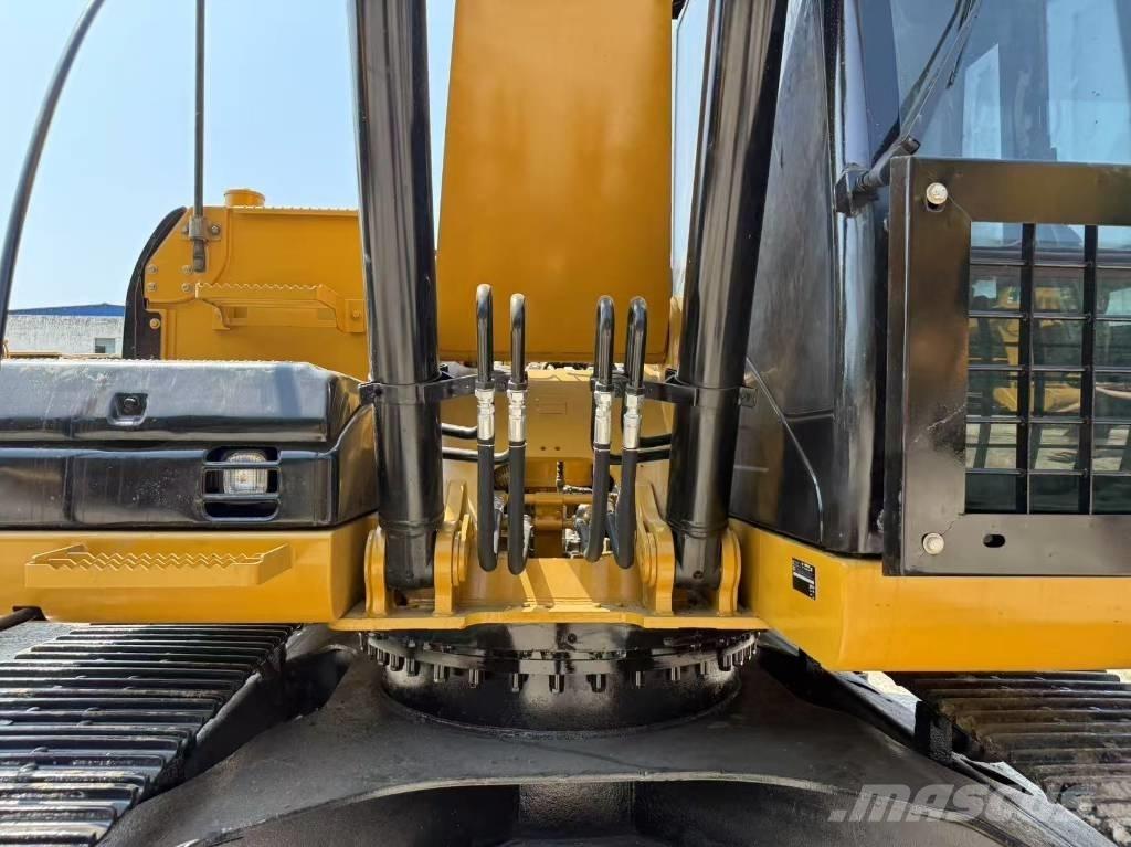 CAT cat320d Pásové rýpadlá