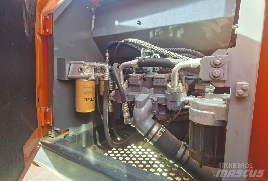 Hitachi ZX 210 Pásové rýpadlá