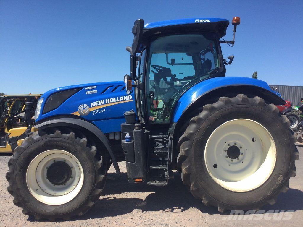 New Holland T7.225 Traktory